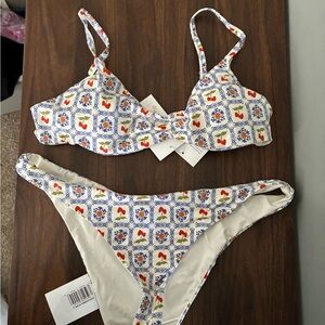 Dippin’ Daisys Print Bikini Set